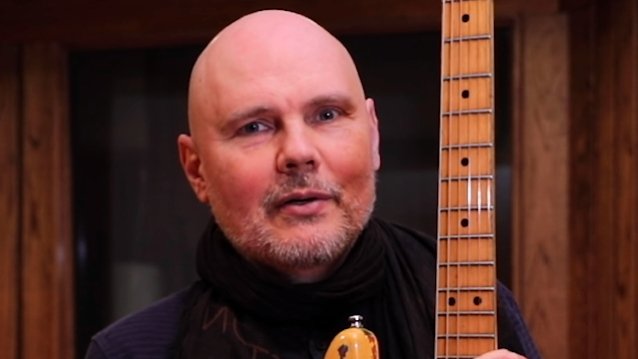 Billy Corgan, que rompe calabazas: “Cuando era más joven, no se me consideraba una buena especie”.