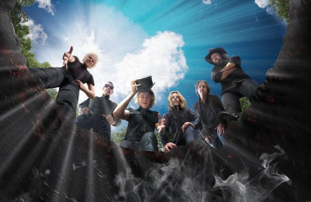 Styx ha lanzado un video lírico para la canción principal “Crash Of The Crown”