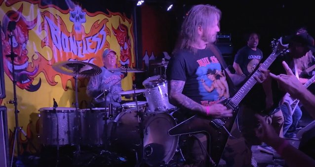 Exodus, conductor de automóvil, los participantes de Hirax realizan “Lección de violencia” en el concierto “Tom Tom Hunting Benefit” (video)