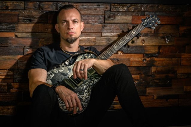 Mira el video musical de Tremonti para el nuevo sencillo “If Not For You”