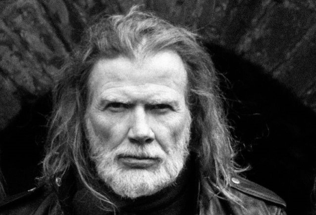 Dave Mustaine de Megadeth anuncia la firma de botellas y la degustación de vinos en Nashville