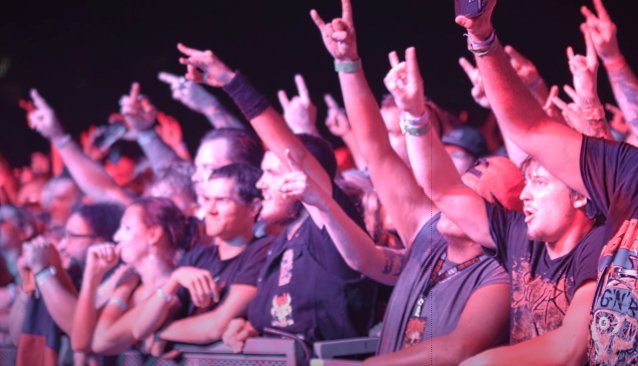 Informe: “Living Nation” requiere vacunación o prueba de resultado negativo para conciertos en EE. UU.