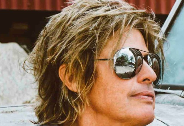 Dean Delea de Stone Temple Pilots todavía está tratando de sacar cara o cruz de lo que desapareció durante la pandemia.