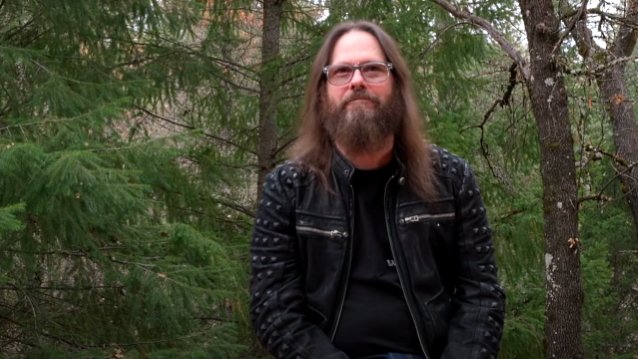 El guitarrista de Exodus habla sobre la creación de “Persona Non Grata” en el tráiler del primer álbum