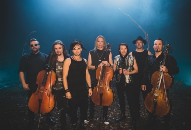 Rasmus se asoció con Apocalyptica para “Alien Things”, video inspirado de “Poisonous Moon”