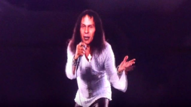 Wendy Dia explica la decisión de detener el holograma de Ronnie James Dio