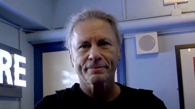 Bruce Dickinson dice que su próxima interpretación del “Concierto para banda y orquesta” de John Lord será “mega”