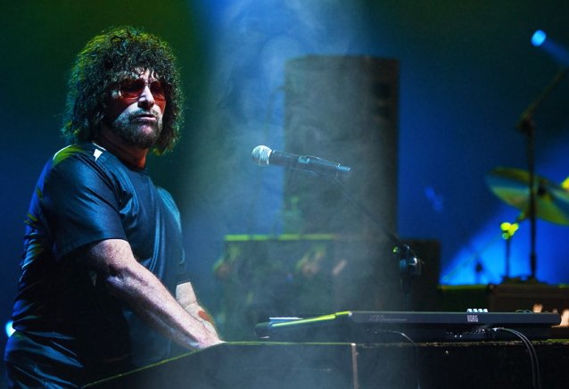 Mark Stein de Vanilla Fudge lanzará su primer álbum en solitario “There A Light” en noviembre.