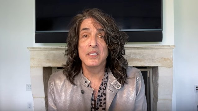 Paul Stanley sobre los maestros en Texas a quienes se les dijo puntos de vista “opuestos” sobre el Holocausto: “Es como”.