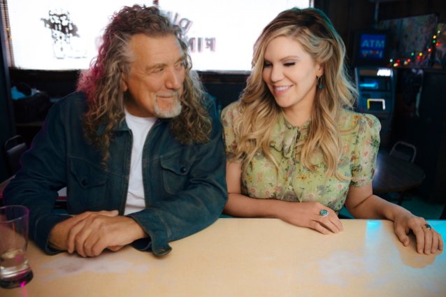 Robert Plant y Alison Krauss lanzaron la canción “High and Lonesome” del próximo álbum “Raise The Roof”