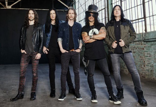 Slash se burla del nuevo álbum: “Probablemente sea lo mejor que hemos hecho hasta ahora”