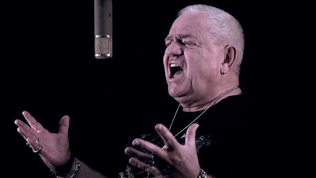 Udo Dirkschneider sobre cómo mantener la voz en forma: “Nunca me caliento cuando subo al escenario”