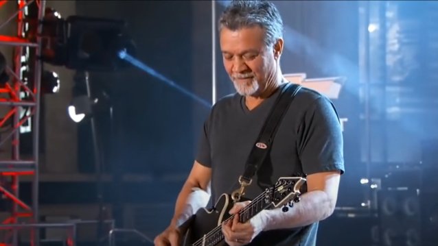 Una placa conmemorativa a Eddie Van Halen en Pasadena se dará a conocer el lunes.