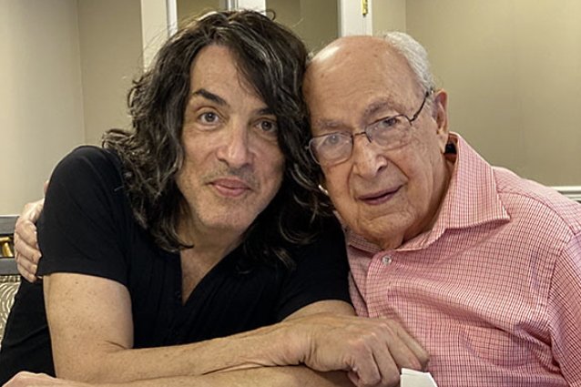 El padre de Paul Stanley murió a la edad de 101 años.