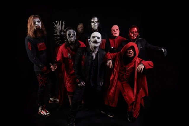 Escucha ahora mismo el nuevo single de Slipknot, “The Chapeltown Rag”