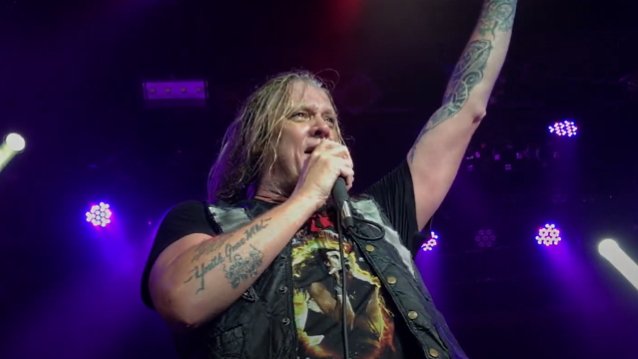 Vea a Sebastian Bach interpretar todo el álbum de Skid Row “Slave To The Grind” en New Haven