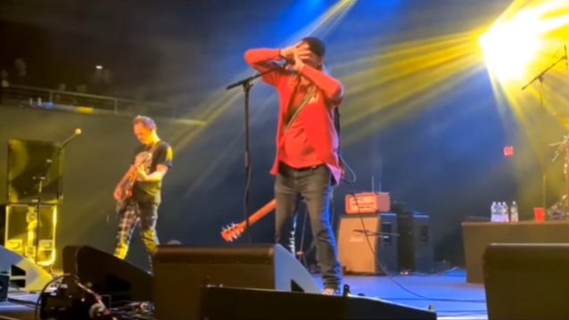 Wes Scantlin de Puddle Of Mudd dejó el escenario en medio del concierto después de quejarse de “Blinding” Lights: “F ** K You, Motherf ** Ker”