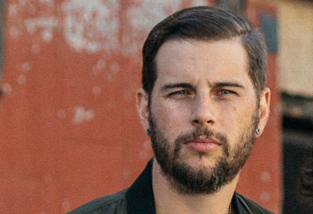 M. Shadows de Avenged Sevenfold lamenta la muerte del entrenador vocal Ron Anderson