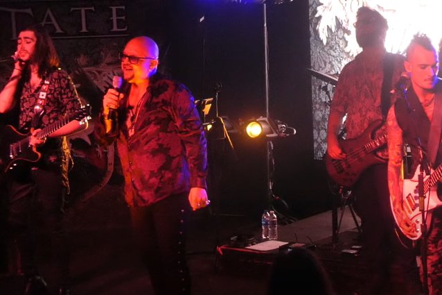 Mira a Jeff Tate interpretar “Empire” y “Rage For Order” de Queensrÿche en Pennsylvania State College