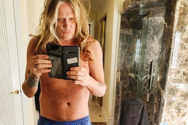 Sebastian Bach: “He perdido unos 35 kilos desde agosto de 2021”