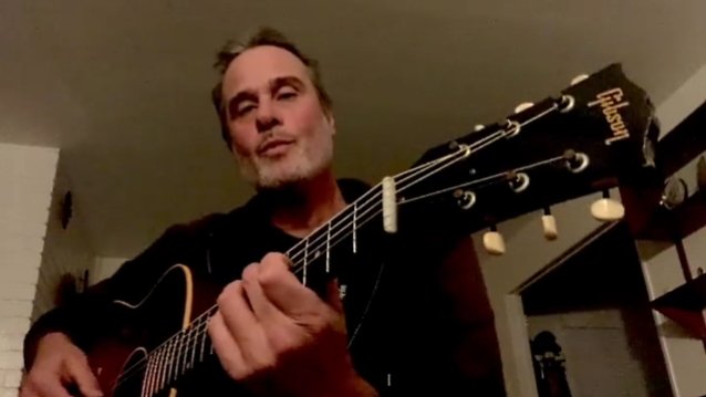 El bajista de Stone Temple Pilots, Robert Deleo, casi termina de grabar su álbum debut en solitario