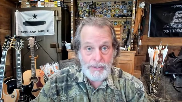 Ted Nugent apoya el convoy de camioneros canadienses y se refiere a Justin Trudeau como ‘Fidel Jr.’