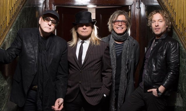 Truco barato para apoyar a Rod Stewart en la gira estadounidense este verano