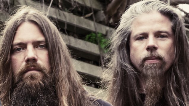El guitarrista de Lamb Of God Mark Morton y el ex baterista Chris Adler intercambian insultos en Twitter: ‘Eres AF ** Ing Douche’