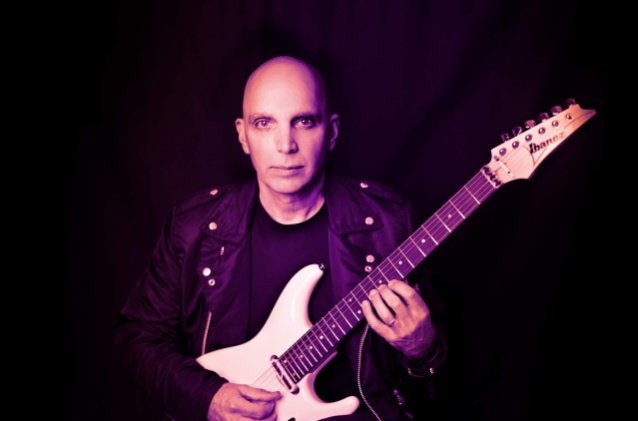 JOE SATRIANI continuará gira de bellas artes en junio