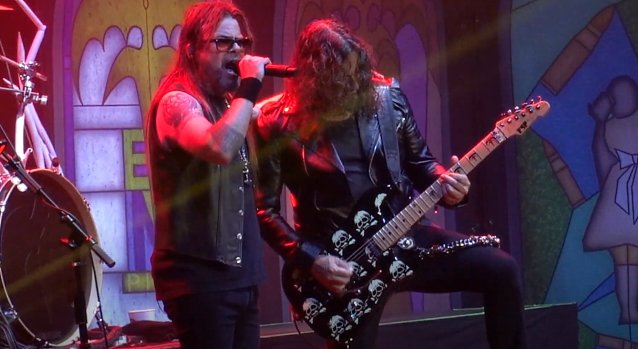 Mira a Queensrÿche actuar en Austin durante la gira norteamericana con Judas Priest
