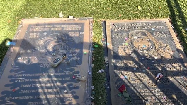 Aquí hay indicaciones para llegar caminando a Graves Of Pantera Legends Dimebag y Vinnie Paul (video)
