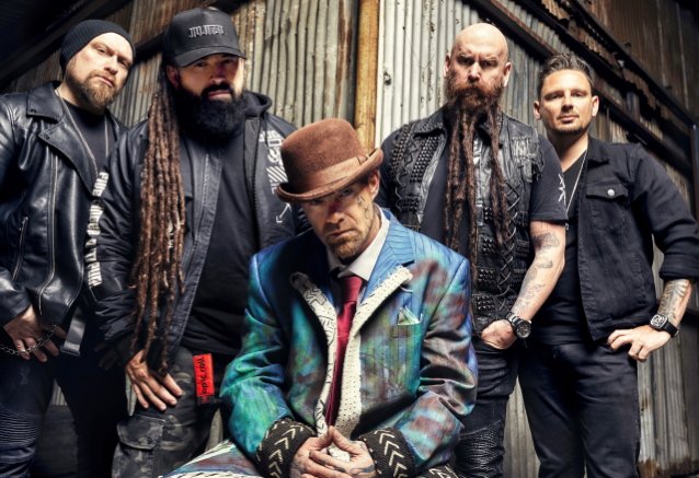 Five Finger Death Punch se burla de la nueva canción ‘Welcome To The Circus’