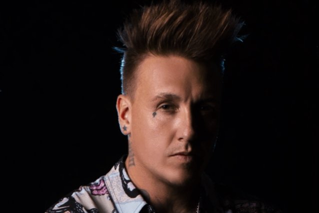 Jacoby Shaddix de Papa Roach explica el título del álbum ‘Ego Trip’