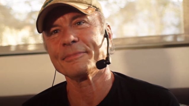 BRUCE DICKINSON DE IRON MAIDEN dice que su nuevo álbum en solitario en proceso ‘suena realmente interesante’