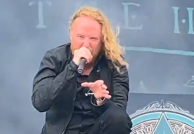 Los ex miembros de IN FLAMES se presentan en vivo con THE HALO EFFECT por primera vez (video)