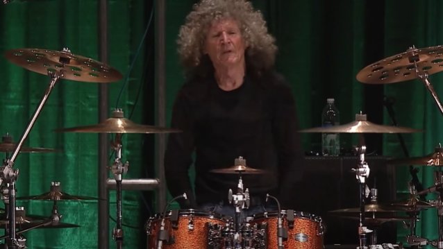 TOMMY ALDRIDGE DE WHITESNAKE sufre de ‘graves problemas de salud’;  Aparición en festival español cancelada