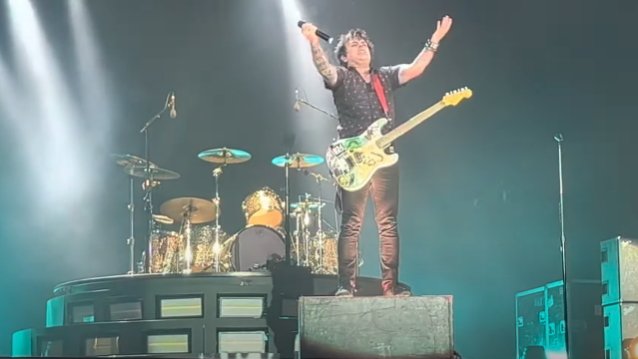 Mire: BILLIE JOE ARMSTRONG de GREEN DAY dice que está ‘renunciando’ a la ciudadanía estadounidense después de Roe v. Derogación de Wade
