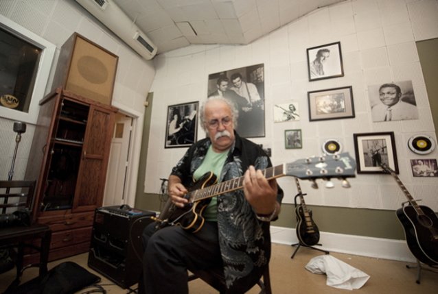 El guitarrista fundador de NAZARETH MANNY CHARLTON muere a los 80 años