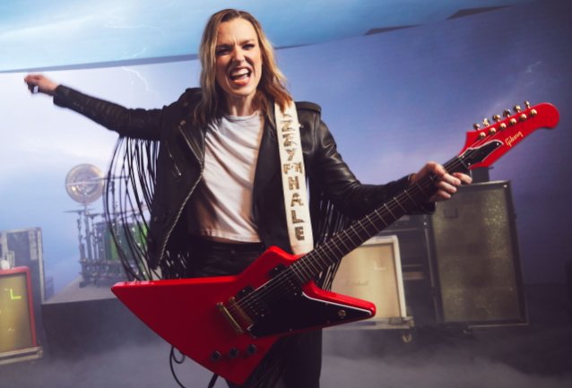 LZZY HALE DE HALESTORM recuerda encuentros ‘sorprendentes’ y ‘divertidos’ con sus héroes musicales