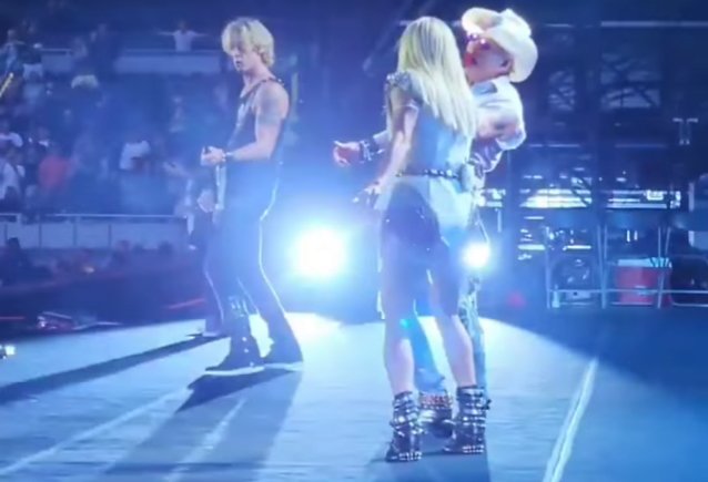 Mira: GUNS N’ ROSES se unió a CARRIE UNDERWOOD en el concierto de Londres