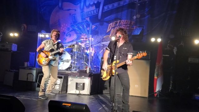 Ver: TED NUGENT cambia el coro de ‘Come And Take It’ a ‘F *** JOE BIDEN’