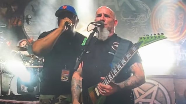 Mira: ANTHRAX se unió a CHUCK D de PUBLIC ENEMY para ‘Bring The Noise’ en Brooklyn, Nueva York