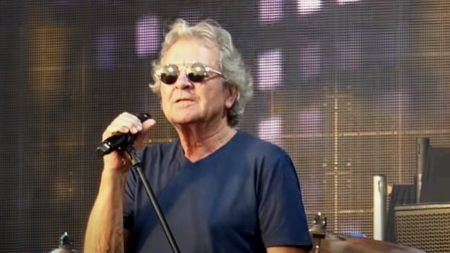 IAN GILLAN interpretará clásicos de DEEP PURPLE con la ORQUESTA FILARMÓNICA DE PRAGA