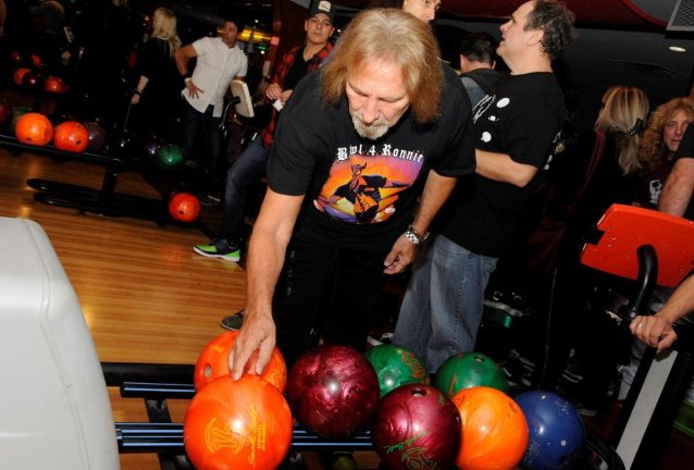 Se anuncia la sexta fiesta de bolos ‘Bowl For Ronnie’