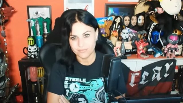 CRISTINA SCABBIA DE LACUNA COIL critica a los trolls en línea: “No hay espacio para la negatividad y el odio en nuestra familia”