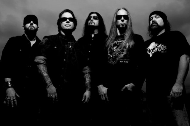 GENE HOGLAN sobre el próximo álbum de DARK ANGEL: ‘Solo estamos tratando de hacer la música más agresiva que podamos hacer’