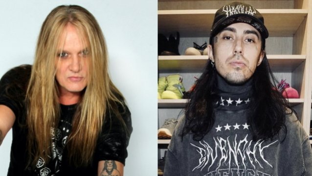 ‘Idiot’ SEBASTIAN BACH y ‘Dummy’ RONNIE RADKE intercambian insultos en Twitter por el uso de pistas de acompañamiento
