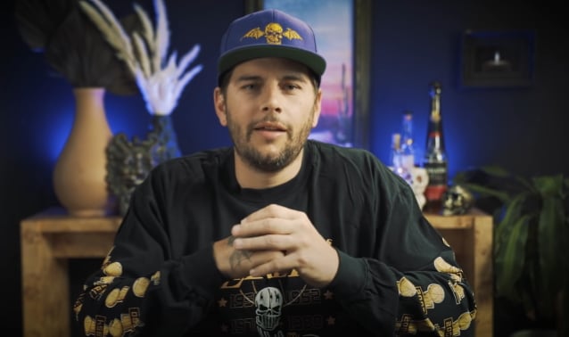 M. SHADOWS de AVENGED SEVENFOLD todavía cree que ‘The Stage’ ‘continuará creciendo y resistirá la prueba del tiempo’