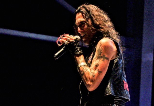 STEPHEN PEARCY prepara una nueva colección con canciones inéditas de RATT, música en solitario y regrabaciones
