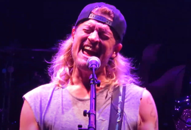 WES SCANTLIN dice que la nueva música de PUDDLE OF MUDD llegará ‘antes de fin de año’